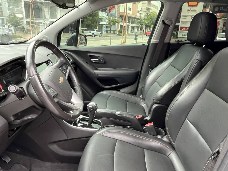 CHEVROLET - TRACKER - 2018/2019 - Preta - R$ 90.990,00