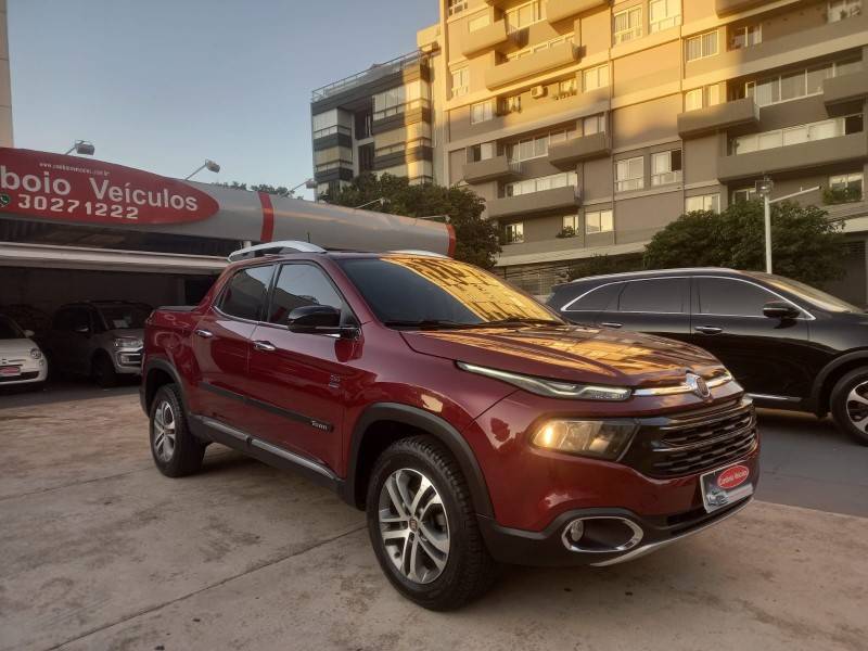 FIAT - TORO - 2018/2018 - Vinho - R$ 99.990,00