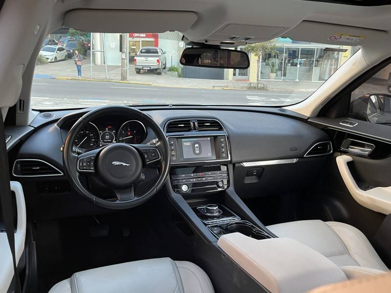 JAGUAR - F-PACE - 2017/2017 - Cinza - R$ 165.000,00