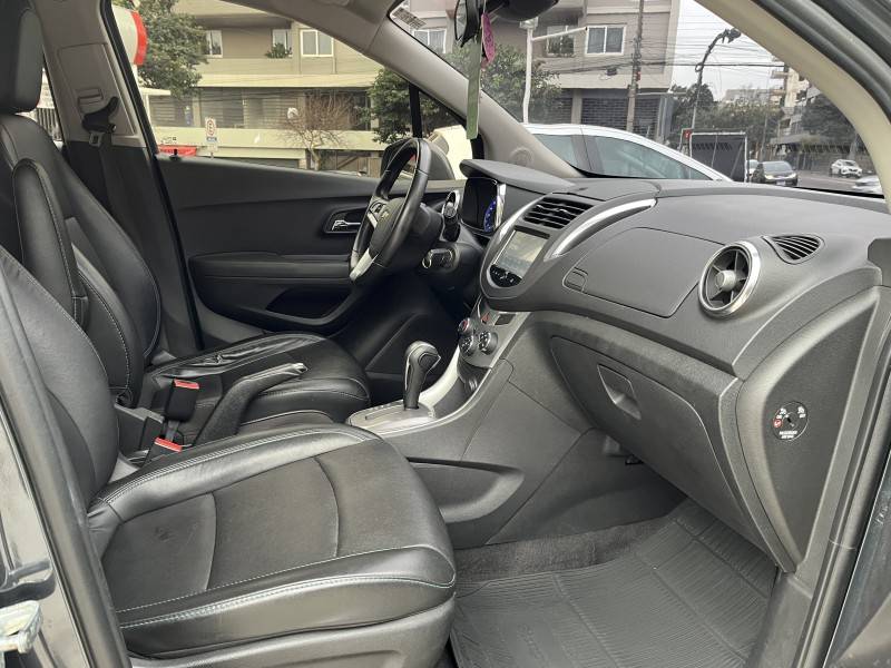 CHEVROLET - TRACKER - 2015/2015 - Cinza - R$ 68.990,00