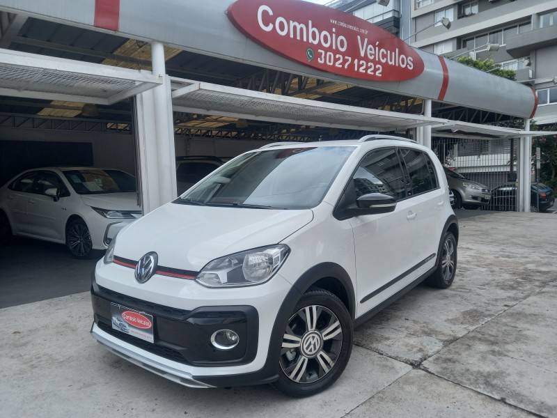 VOLKSWAGEN - UP - 2017/2018 - Branca - R$ 60.990,00