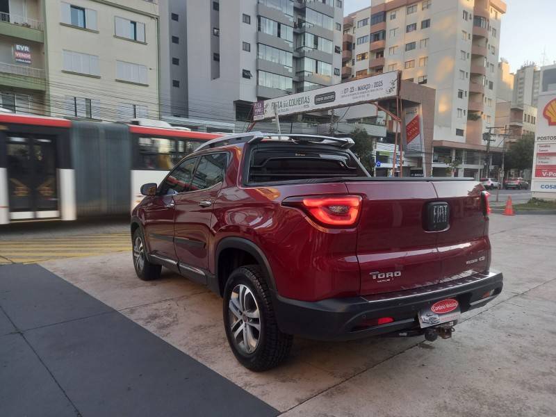 FIAT - TORO - 2018/2018 - Vinho - R$ 99.990,00