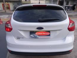 FORD - FOCUS - 2015/2015 - Branca - R$ 60.990,00