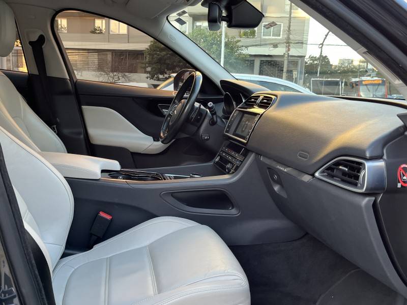 JAGUAR - F-PACE - 2017/2017 - Cinza - R$ 165.000,00