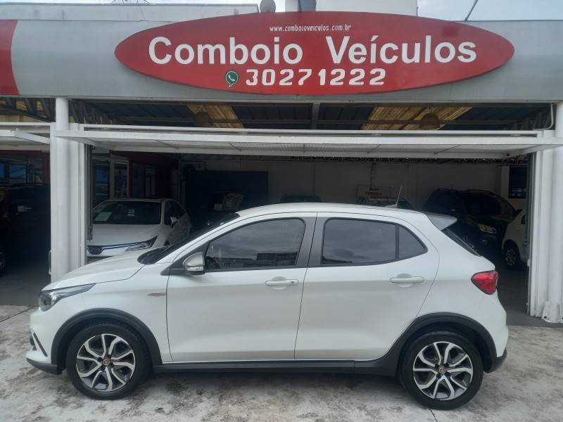 FIAT - ARGO - 2019/2020 - Branca - R$ 73.990,00