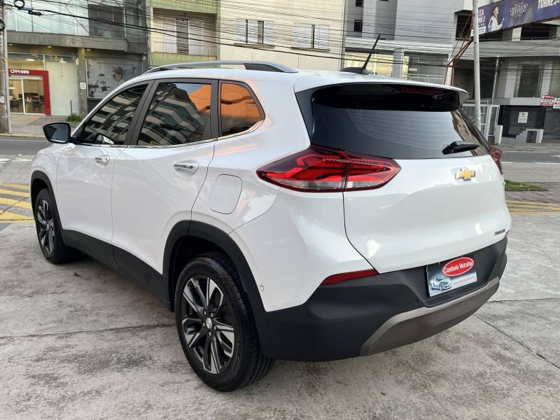 CHEVROLET - TRACKER - 2022/2023 - Branca - R$ 116.990,00