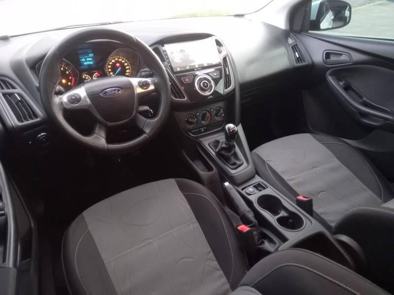 FORD - FOCUS - 2015/2015 - Branca - R$ 60.990,00