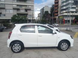 TOYOTA - ETIOS - 2019/2020 - Branca - R$ 60.900,00
