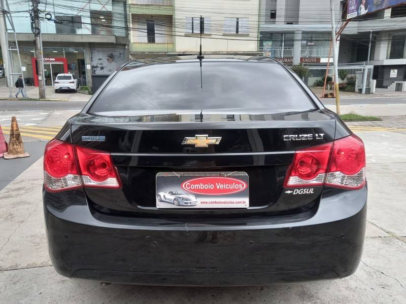CHEVROLET - CRUZE - 2013/2014 - Preta - R$ 61.990,00