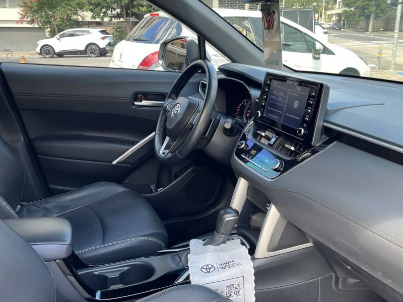 TOYOTA - COROLLA - 2021/2022 - Prata - R$ 138.900,00