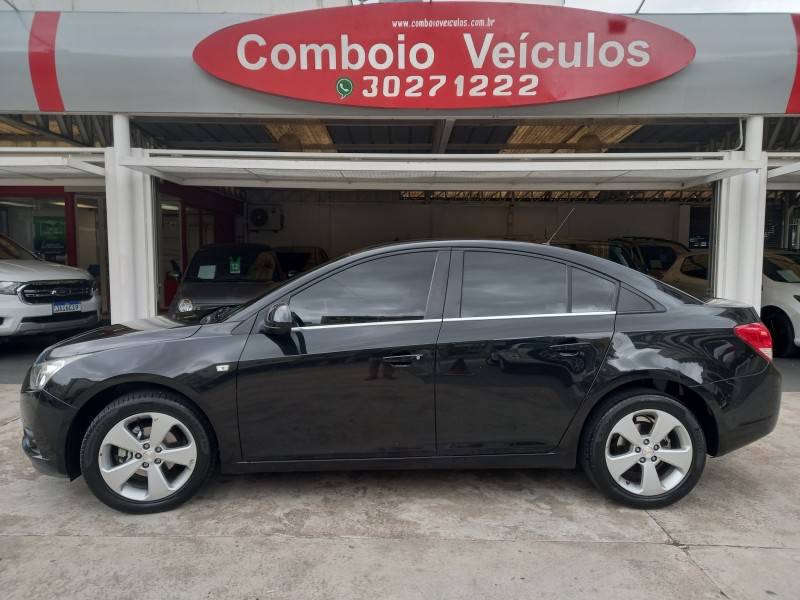 CHEVROLET - CRUZE - 2013/2014 - Preta - R$ 61.990,00