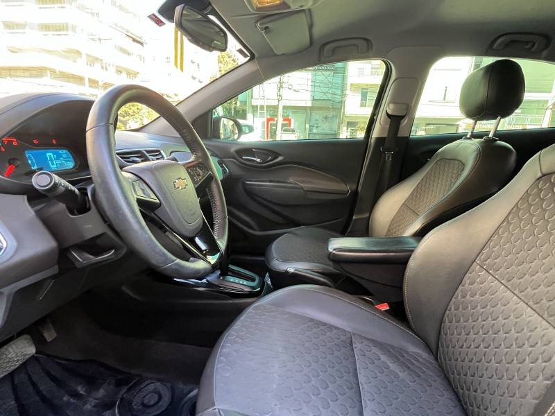 CHEVROLET - PRISMA - 2017/2018 - Preta - R$ 64.990,00