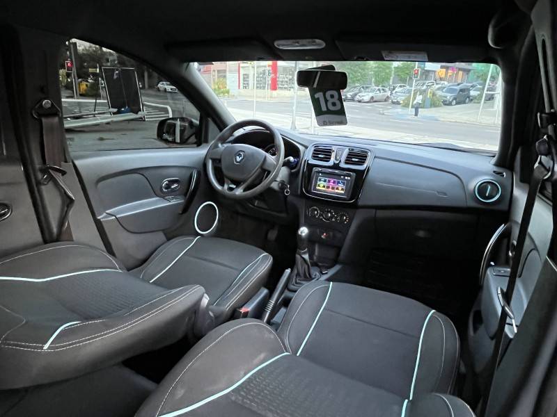 RENAULT - SANDERO - 2017/2018 - Cinza - R$ 42.990,00