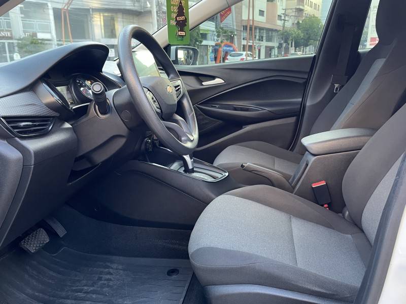 CHEVROLET - ONIX - 2020/2020 - Branca - R$ 65.990,00
