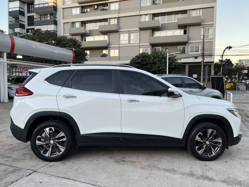 CHEVROLET - TRACKER - 2022/2023 - Branca - R$ 116.990,00