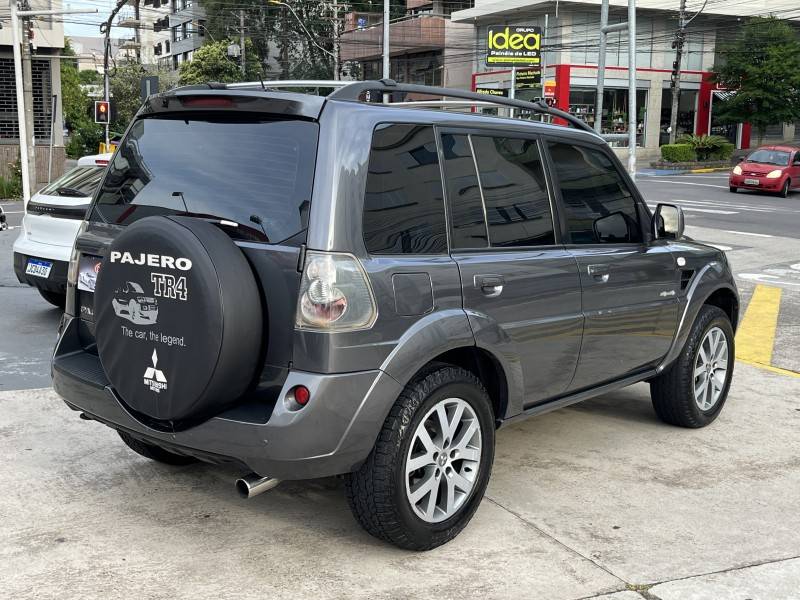 MITSUBISHI - PAJERO TR4 - 2012/2013 - Cinza - R$ 65.990,00