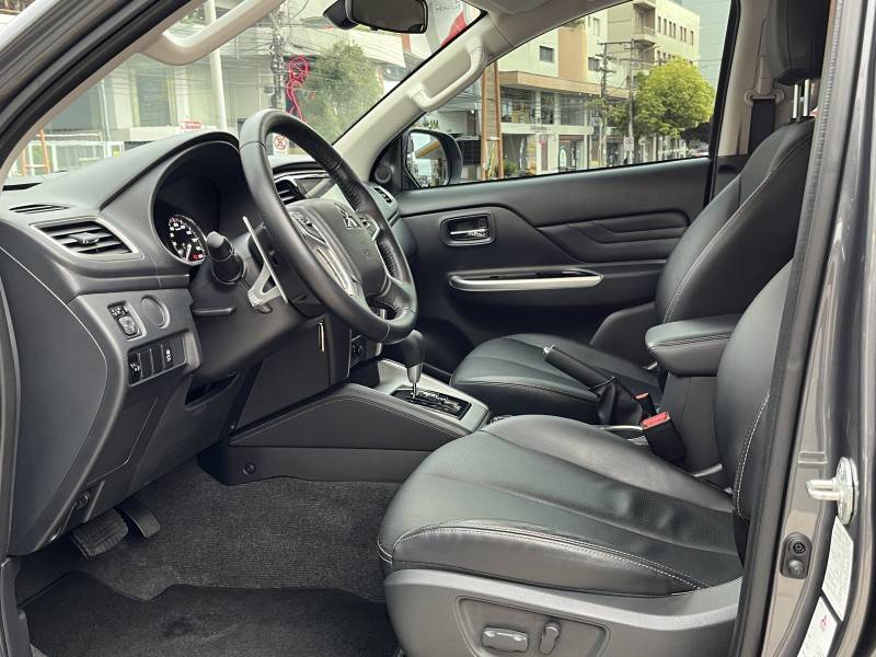 MITSUBISHI - L200 - 2024/2025 - Cinza - R$ 246.000,00