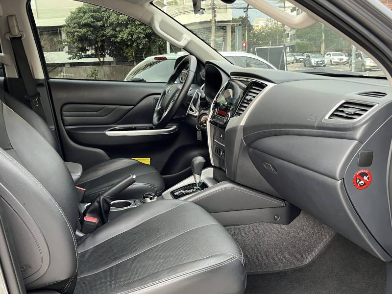 MITSUBISHI - L200 - 2024/2025 - Cinza - R$ 246.000,00