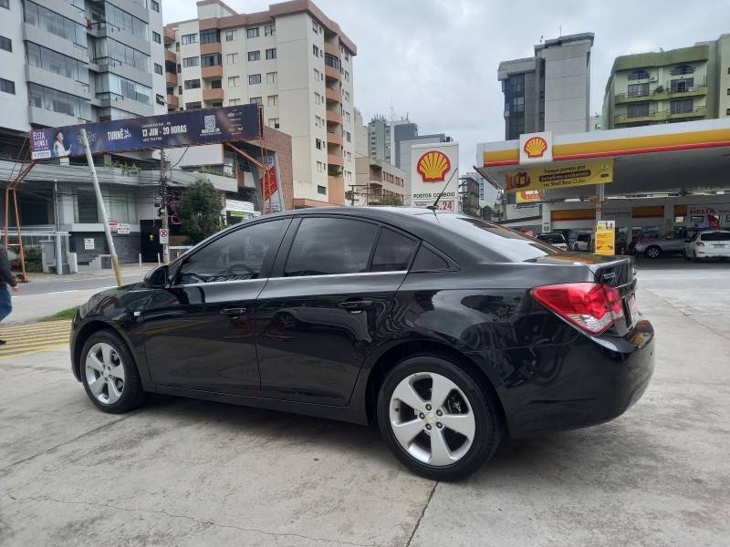 CHEVROLET - CRUZE - 2013/2014 - Preta - R$ 61.990,00