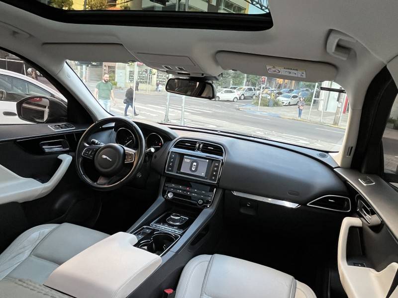 JAGUAR - F-PACE - 2017/2017 - Cinza - R$ 165.000,00