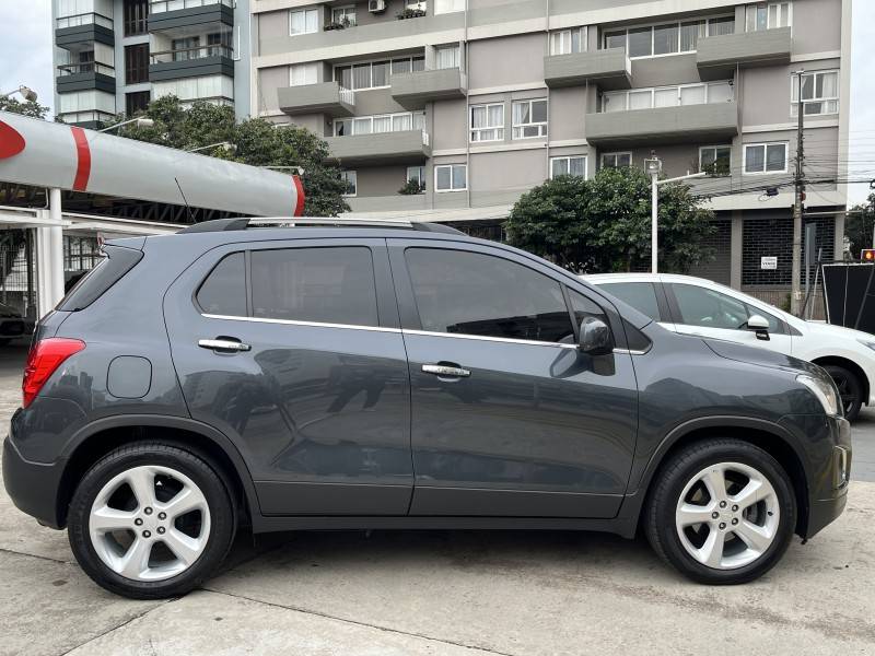 CHEVROLET - TRACKER - 2015/2015 - Cinza - R$ 68.990,00