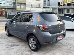 RENAULT - SANDERO - 2017/2018 - Cinza - R$ 42.990,00