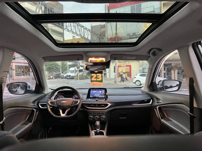 CHEVROLET - TRACKER - 2022/2023 - Branca - R$ 116.990,00