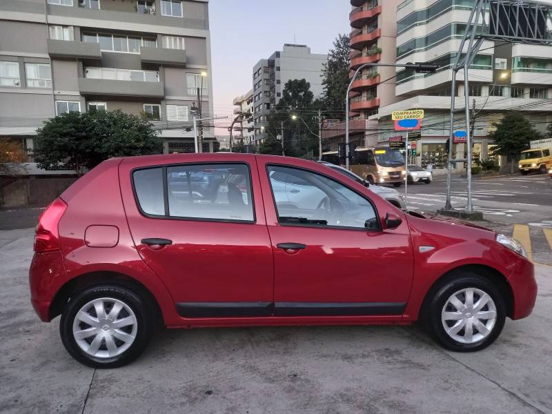RENAULT - SANDERO - 2012/2012 - Vermelha - R$ 37.990,00