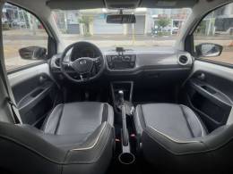 VOLKSWAGEN - UP - 2017/2018 - Branca - R$ 60.990,00