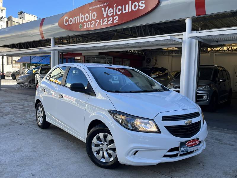 CHEVROLET - ONIX - 2019/2019 - Branca - R$ 50.990,00