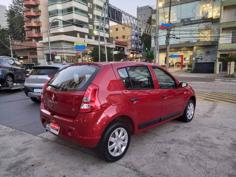 RENAULT - SANDERO - 2012/2012 - Vermelha - R$ 37.990,00