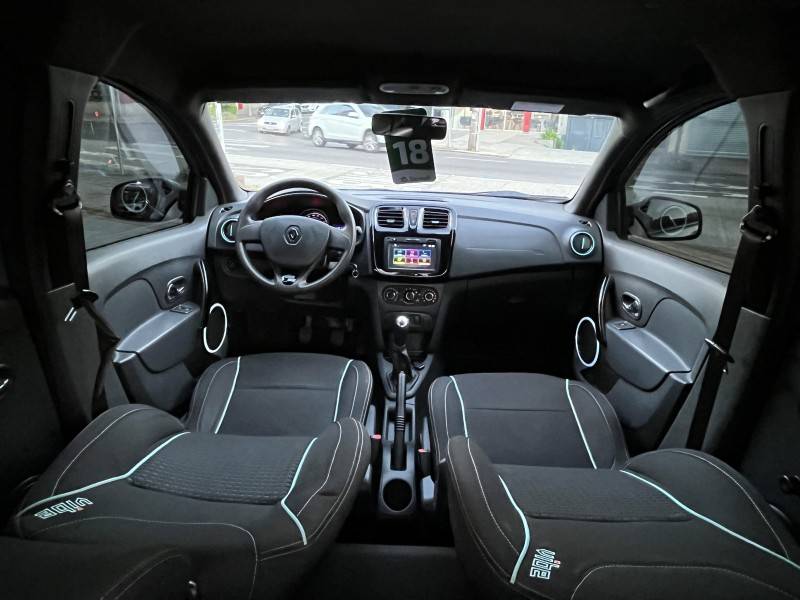 RENAULT - SANDERO - 2017/2018 - Cinza - R$ 42.990,00