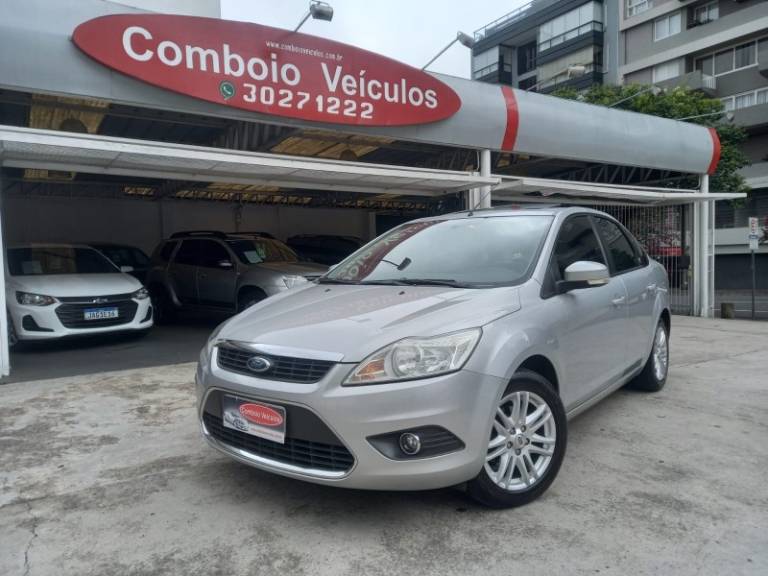FORD - FOCUS - 2008/2009 - Prata - R$ 39.990,00