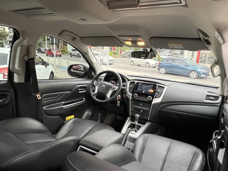 MITSUBISHI - L200 - 2024/2025 - Cinza - R$ 246.000,00