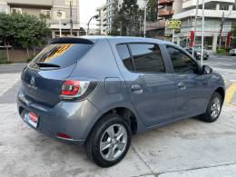 RENAULT - SANDERO - 2017/2018 - Cinza - R$ 42.990,00