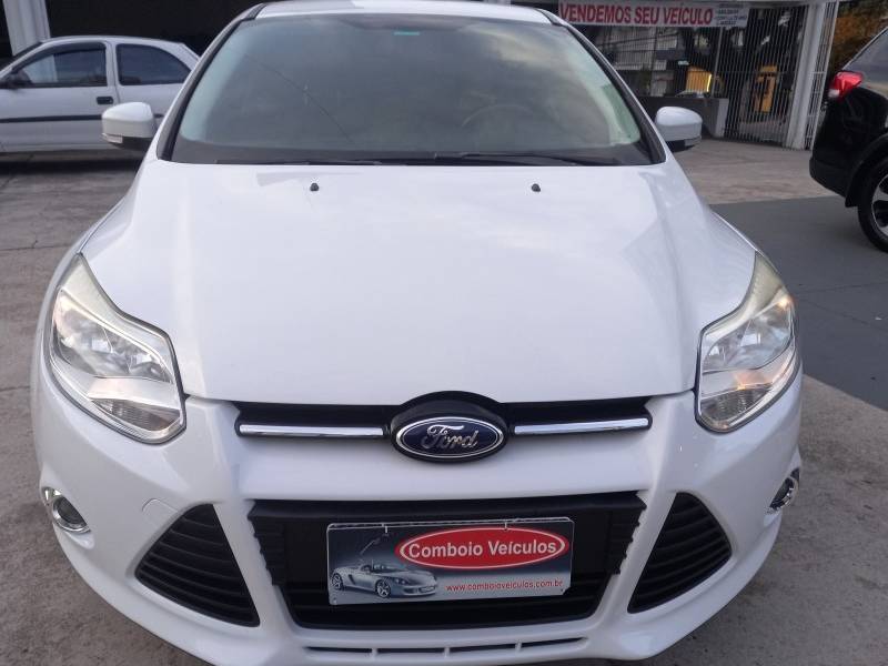FORD - FOCUS - 2015/2015 - Branca - R$ 60.990,00