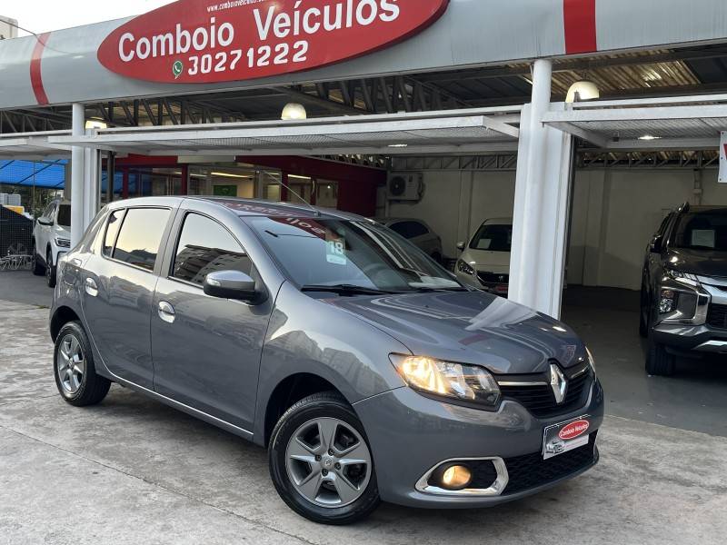 RENAULT - SANDERO - 2017/2018 - Cinza - R$ 42.990,00