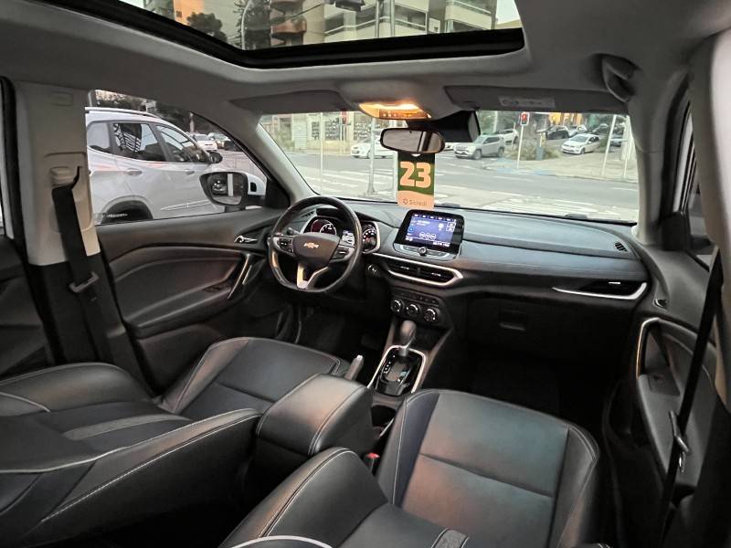 CHEVROLET - TRACKER - 2022/2023 - Branca - R$ 116.990,00