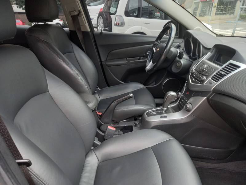 CHEVROLET - CRUZE - 2013/2014 - Preta - R$ 61.990,00